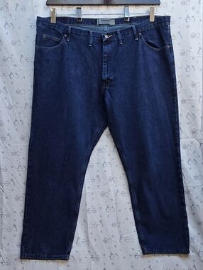 Wrangler Men’s Relaxed Blue Denim Jeans. Size 46x30